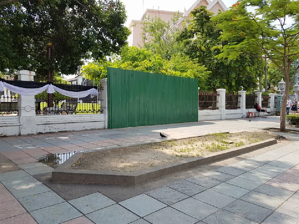 เริ่มแล้วสินะ!! ทุบกำแพง..เชิญ"พระมหาพิชัยราชรถ"ออกใช้พระราชพิธีถวายพระเพลิงพระบรมศพในหลวงร.๙ ใช้เสร็จ ต้องปิดตายทางออก ตามราชประเพณี (คลิป)