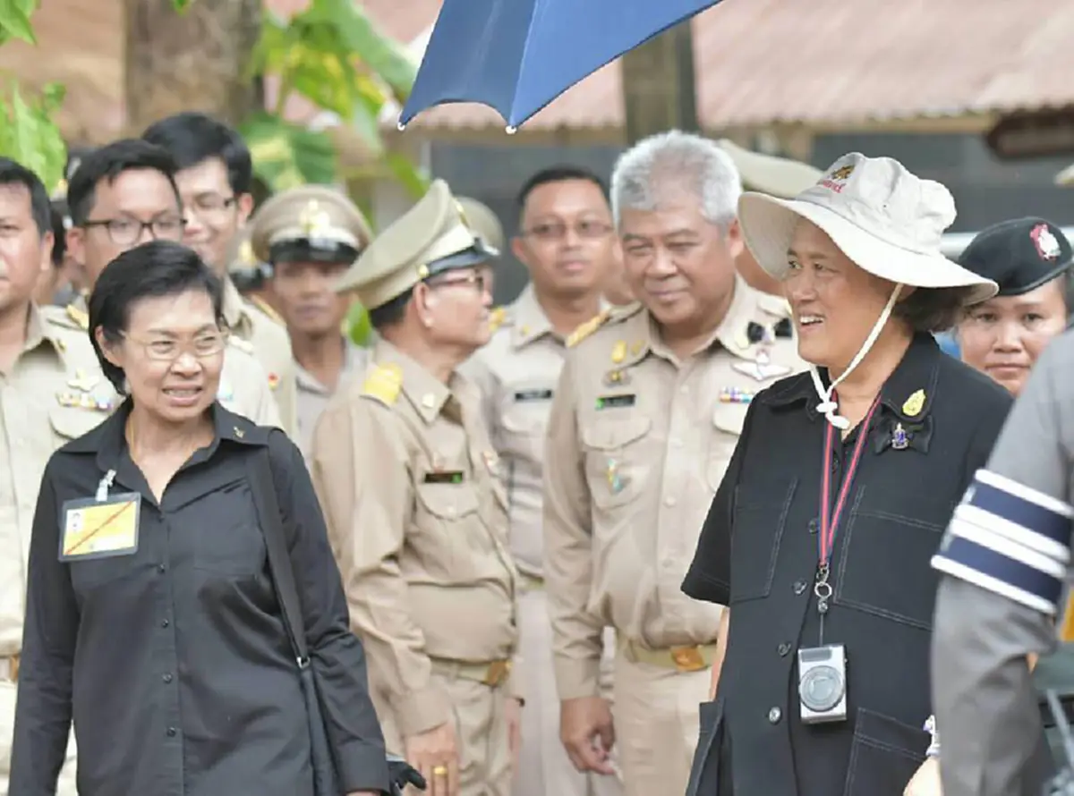 น้ำพระทัยแผ่ไพศาล ... สมเด็จพระเทพฯ เสด็จพระราชดำเนินไปยังโรงเรียนตำรวจตระเวนชาย ณ จังหวัด นครพนม