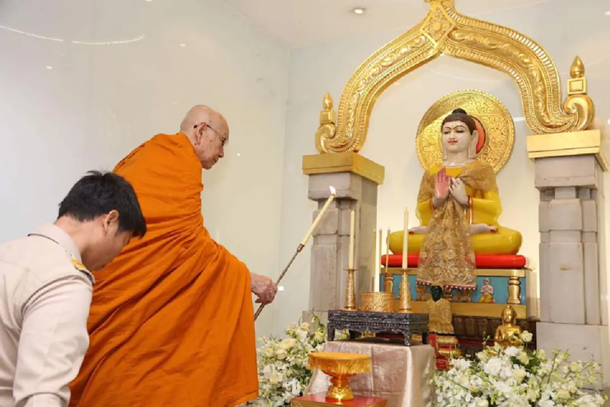 "แม้ต่างศาสนา แต่พบสันติสุขใต้ร่มพระบารมีพระมหากษัตริย์องค์เดียวกัน" พระสังฆราช เสด็จสมาคม "ฮินดูสมาช" ประทานโอวาท เมตตาคือหัวใจศาสนา