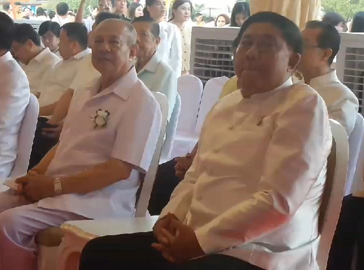 ผู้ว่าฯกทม.นำพุทธศาสนิกชน ทำบุญตักบาตรพระสงฆ์ 67 รูป เนื่องในวันมาฆบูชา