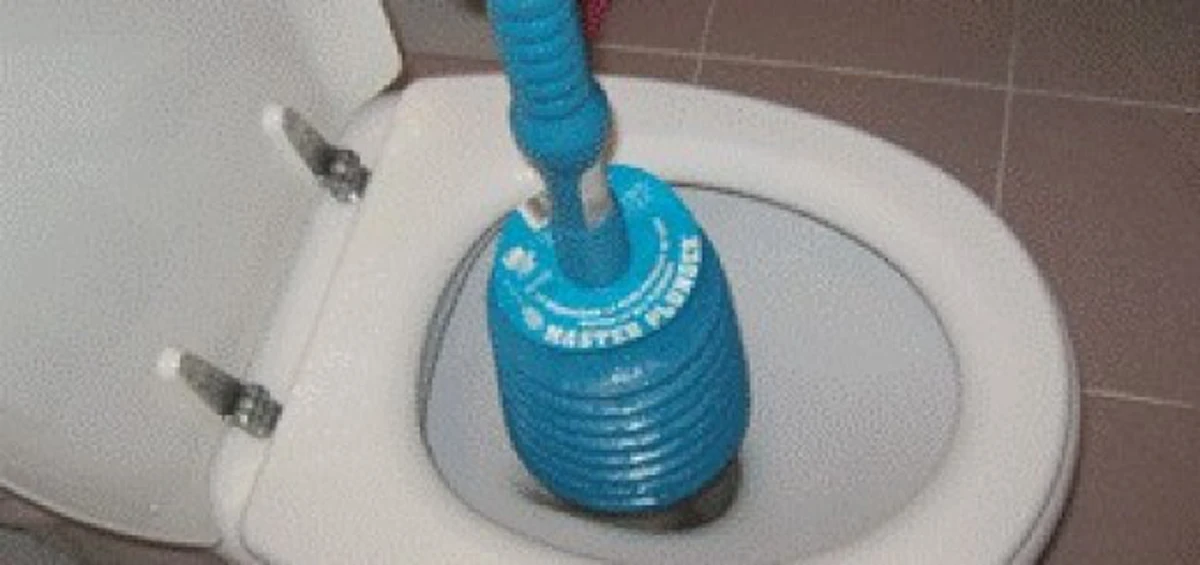 แชร์เก็บไว้ใช้ด่วน!! 5 วิธีแก้ปัญหาส้วมตัน ชักโครกตัน ควรทำอย่างไร บอกเลยมีอึ้ง?? ไม่คาดคิดมาก่อน !!