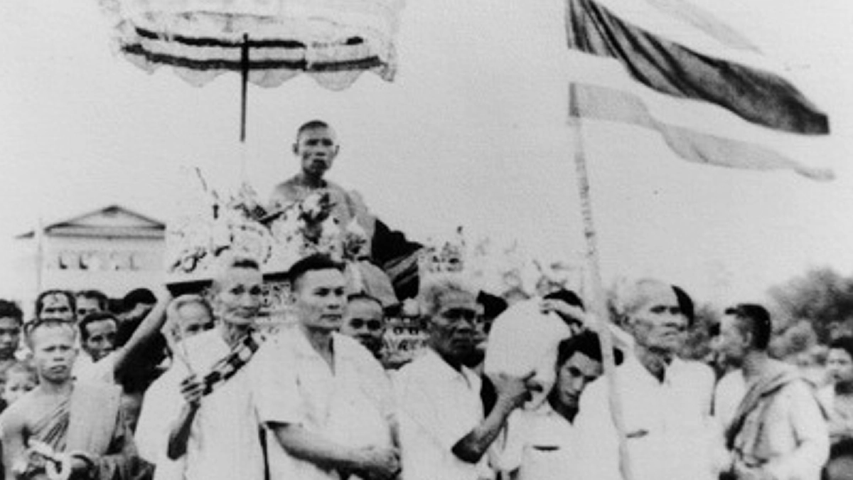 หากอยากพบความสงบในสมาธิ!!!  หลวงพ่อลี แนะเคล็ดลับ การทำสมาธิให้ “จิต” ถึงจุด “วิหารธรรม” หรือที่กล่าวกันว่า “หลับอย่างลืมตา”