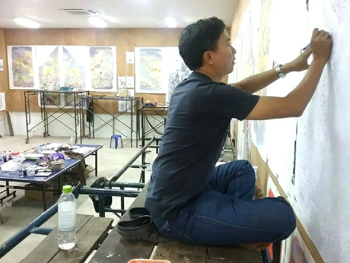 ถ่ายทอดจากความจงรักภักดี!! ศาสตร์ของพระราชา.."จิตรกรรมฉากบังเพลิง " จรดภาพวาดจาก "องค์พระนารายณ์อวตาร" สู่ "โครงการพระราชดำริของในหลวง ร.๙"