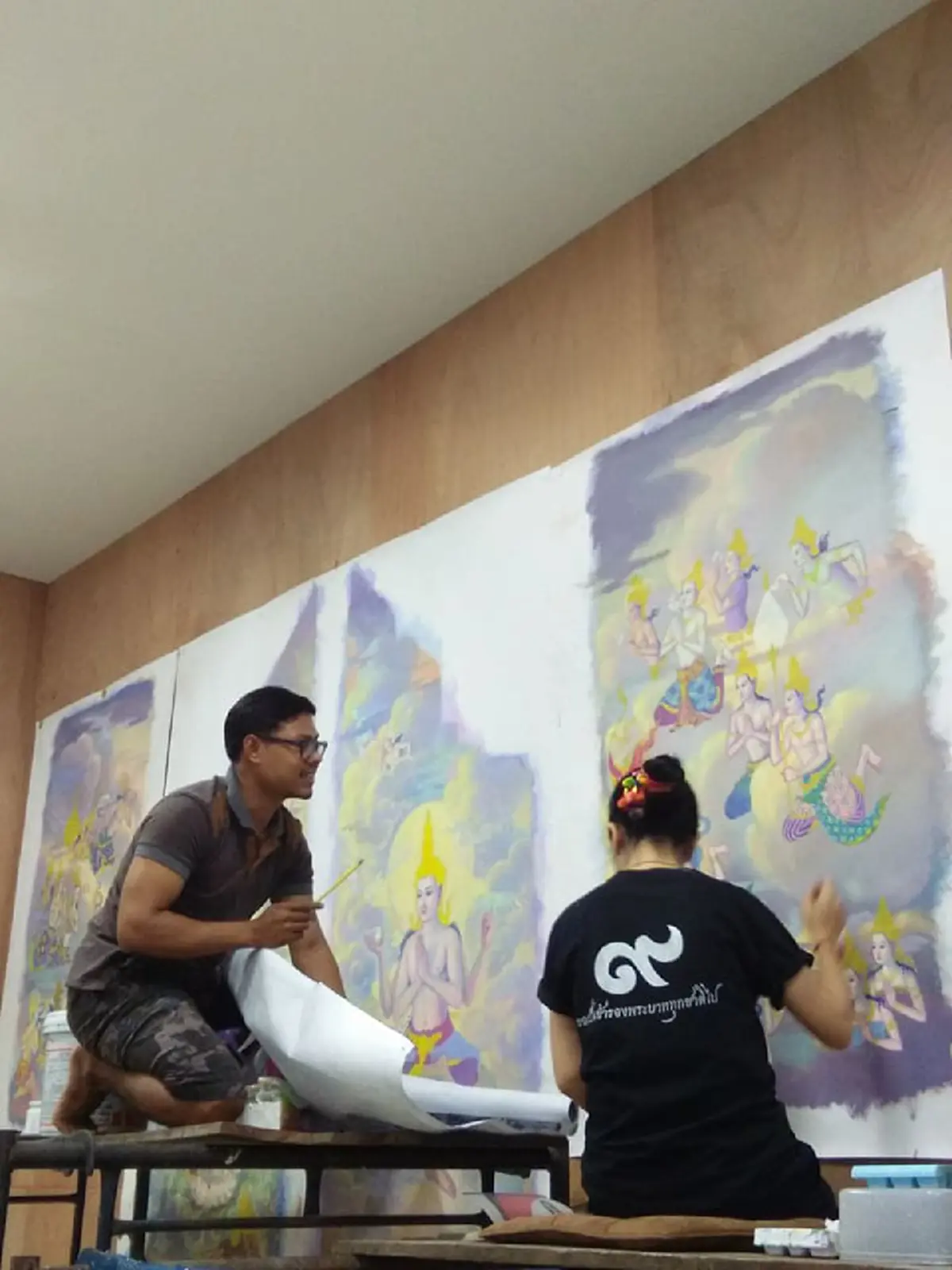 ถ่ายทอดจากความจงรักภักดี!! ศาสตร์ของพระราชา.."จิตรกรรมฉากบังเพลิง " จรดภาพวาดจาก "องค์พระนารายณ์อวตาร" สู่ "โครงการพระราชดำริของในหลวง ร.๙"