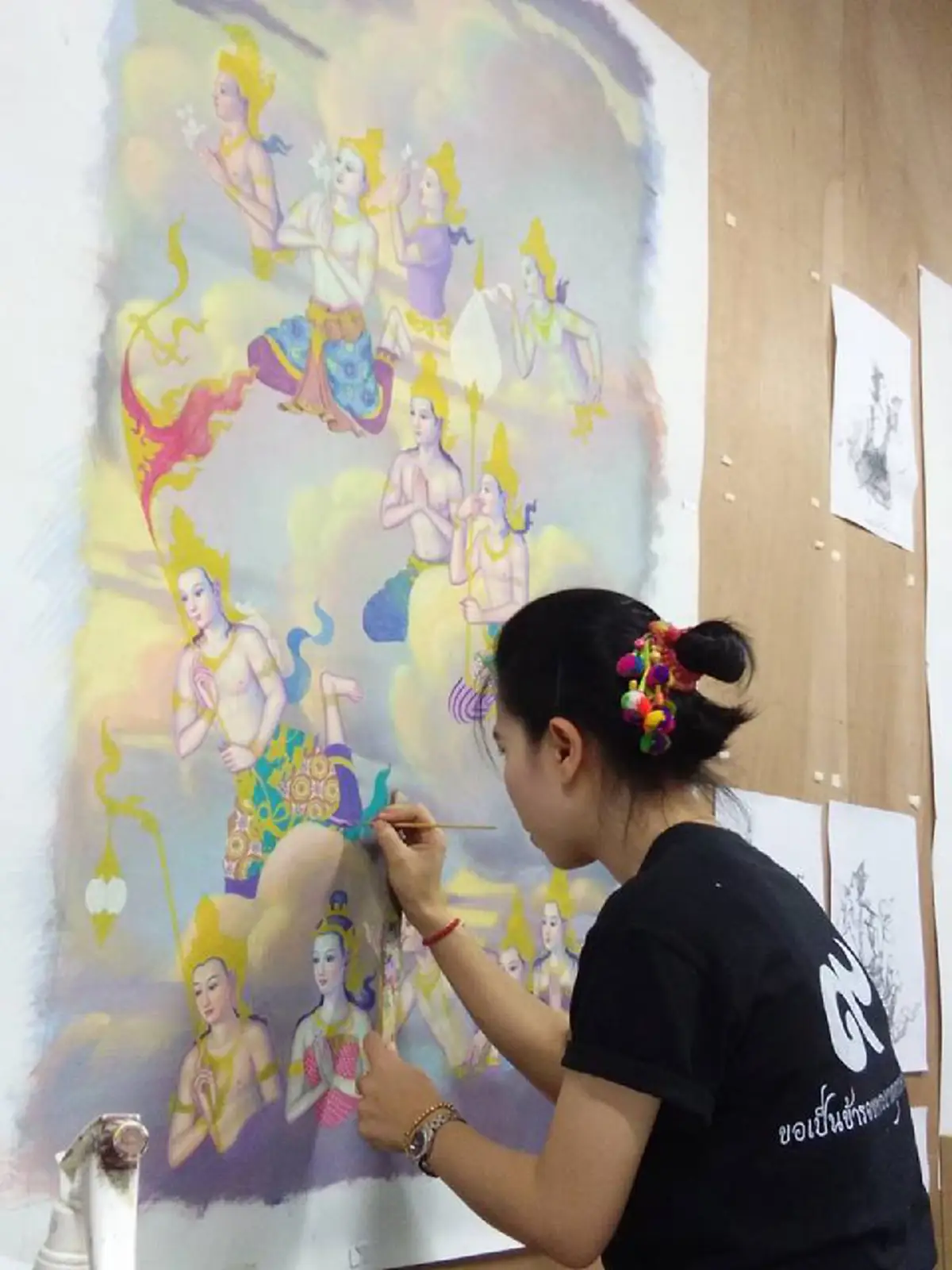 ถ่ายทอดจากความจงรักภักดี!! ศาสตร์ของพระราชา.."จิตรกรรมฉากบังเพลิง " จรดภาพวาดจาก "องค์พระนารายณ์อวตาร" สู่ "โครงการพระราชดำริของในหลวง ร.๙"