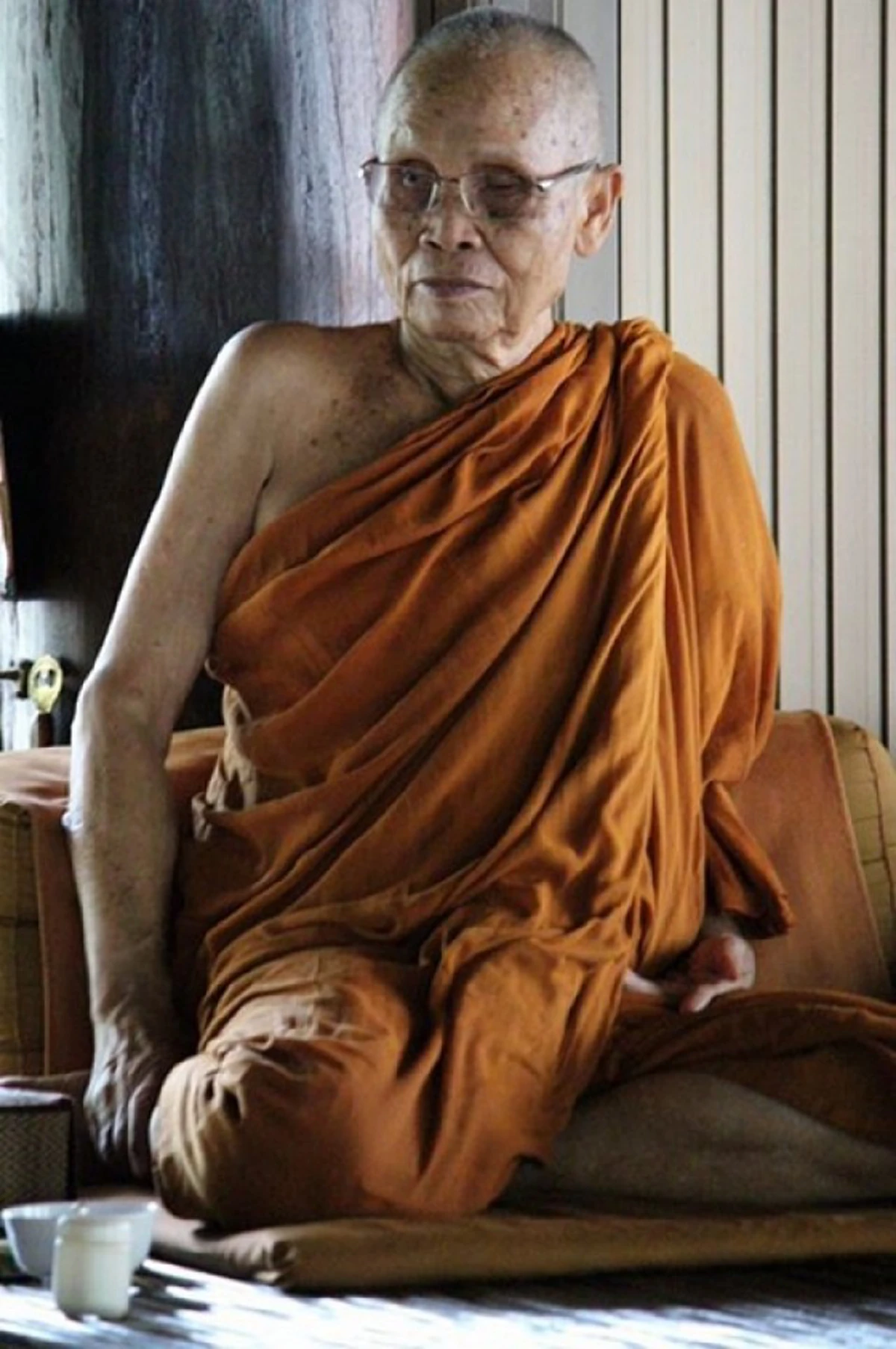 "โยมไม่ต้องมาเอาเงินให้วัด เอาเงินไปดูแลพ่อแม่ได้บุญมาก "คำสอนจากหลวงปู่ทุย" แห่งวัดป่าดานวิเวก