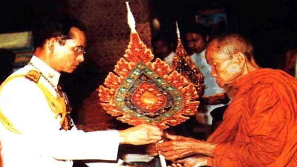 หลวงปู่ดูลย์ไขข้อสงสัย!! พระที่บรรลุธรรมมักไม่แสดงตน แล้วจะรู้ได้อย่างไร ว่าครูบาอาจารย์รูปไหนบรรลุธรรมแล้ว