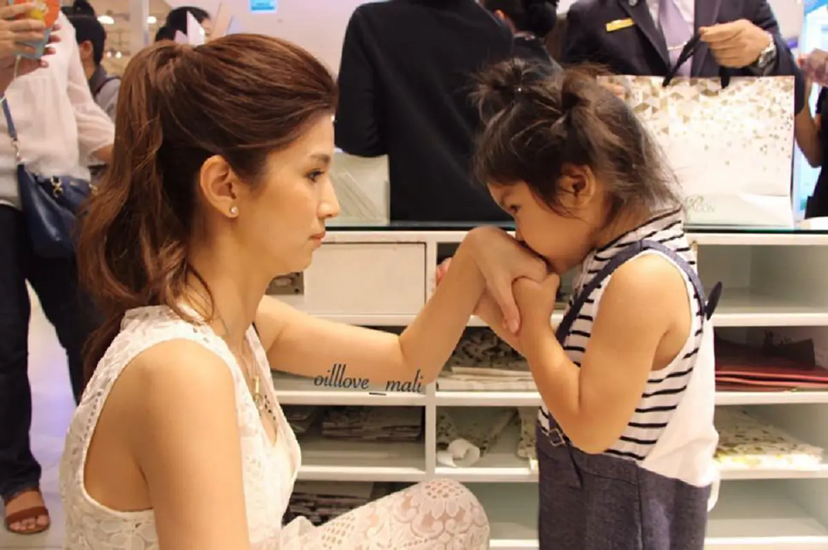 แฟนคลับห้ามพลาด!! “น้องมะลิ” ร้องเพลงประกอบละครของพ่อปอ “ต้มยำลำซิ่ง” สุดน่ารัก (คลิป)