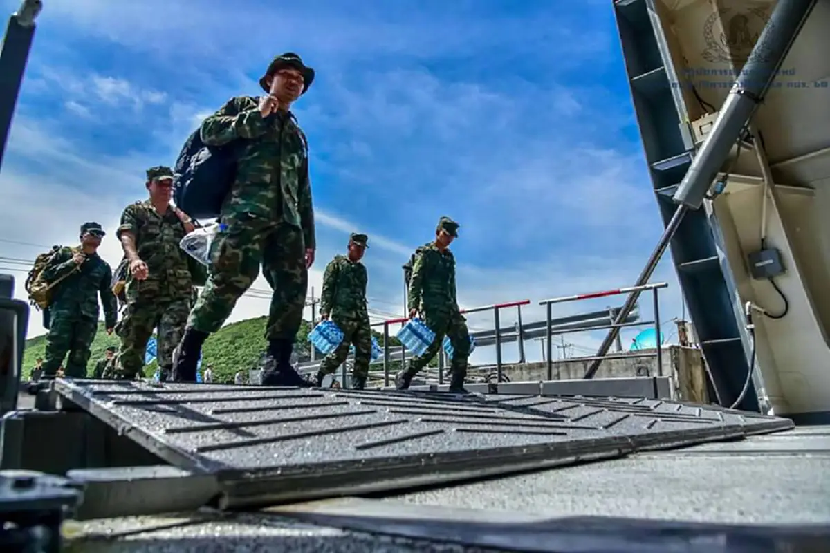 อุทิศตัวเพื่อประชาชน !!! "ทัพเรือ" จัดตั้งรพ.สนามบนเรือหลวงอ่างทอง หนุน "กองทัพไทย" ฝึกความพร้อมบรรเทาทุกข์ปชช.จากภัยพิบัติ !
