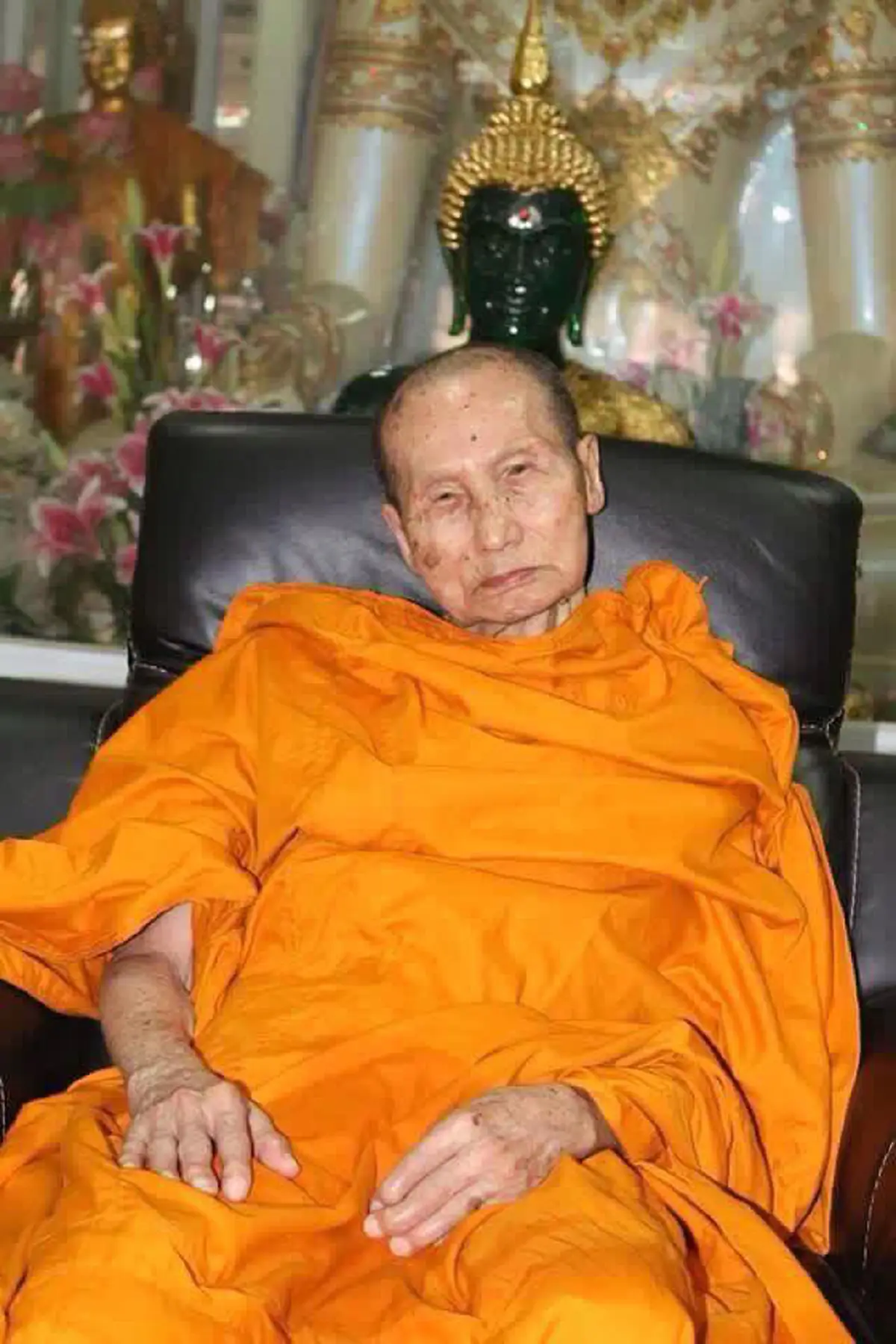 ละสังขารแล้ว... "หลวงปู่เกลี้ยง" เกจิดังชลบุรี สิริรวมอายุ 99 ปี ลูกศิษย์อาลัยลา