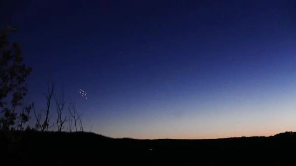 สุดตื่นตา !!! "นุ่น วรนุช" ถ่ายติด UFO ขณะไปทำงานที่ประเทศฝรั่งเศส !!! ซูมกันชัดๆ ถึงกับขนลุกกันเลยทีเดียว !!!