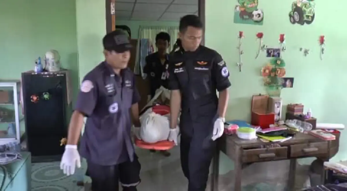 พลิกเงื่อนงำนรก!!! ตำรวจแปดริ้วมุ่งปมใหม่ด.ญ.วัย14 ดับปริศนา"นอนเลือดกบปาก" ไม่ใช่เหล็กดัดฟันติดคอ เจอกลุ่มวัยรุ่นป้วนเปี้ยนแถวบ้าน !???