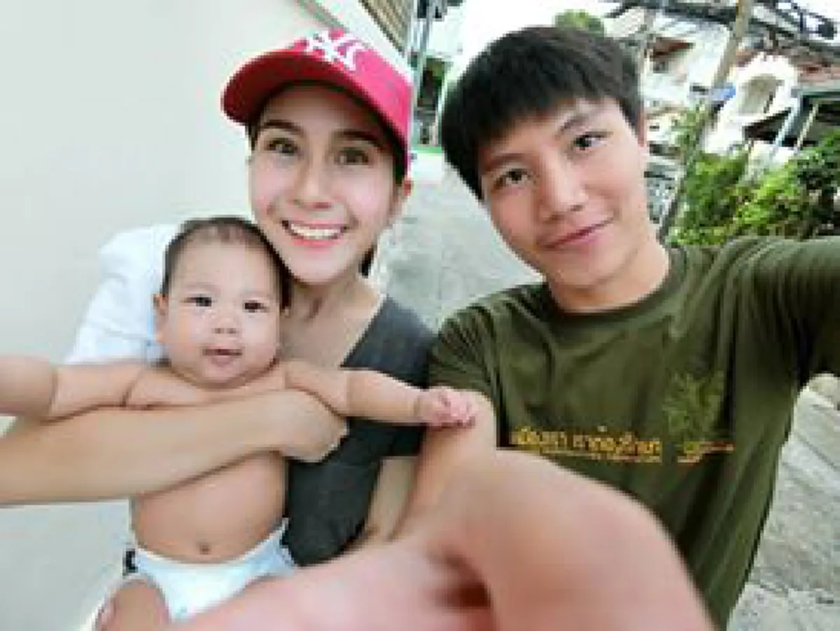 **จำได้หรือเปล่า ??? "น้องถุงแป้ง" คุณแม่วัยใสชั้นม.ปลาย ที่เคยโด่งดังเป็นพลุแตก ! ล่าสุดชีวิตเปลี่ยนไปมากหลังจากเข้าเรียนมหาวิทยาลัย ?(ภาพ)