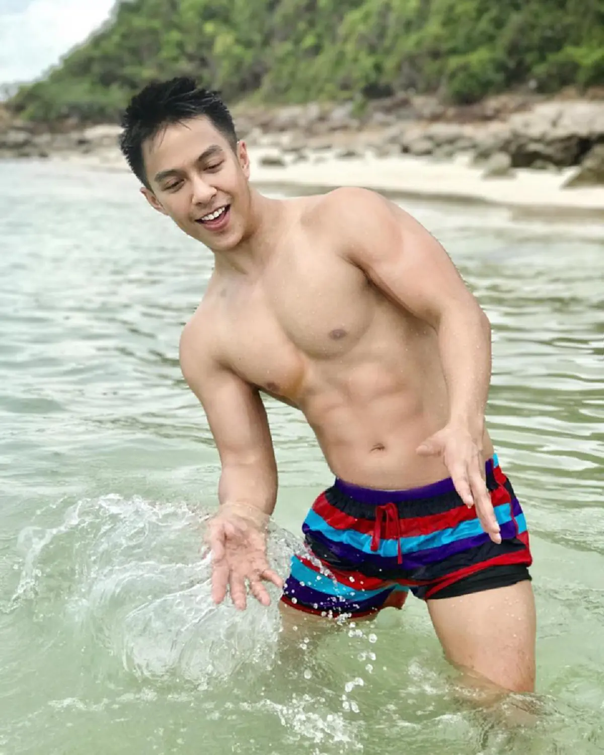 #ฮือฮาทั้งโซเชียล!! เปิดวาร์ป "คุณหมอสุดหล่อ" อวดหุ่นล่ำๆ น่ากินฟินสุดๆ งานดีเป๊ะเวอร์ ขยี้ตาแทบพัง !! (ชมภาพ)