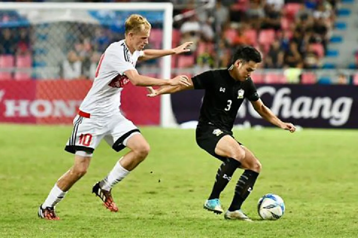 ถ้วยของพระราชา..ต้องอยู่บนเเผ่นดินของพระราชา!! "ธีราทร" วิ่งเเก้บนรอบสนามราชมังฯ หลังช่วย"ทีมชาติไทย" ป้องเเชมป์"คิงส์คัพ"ถ้วยพระราชทาน"ร.9"