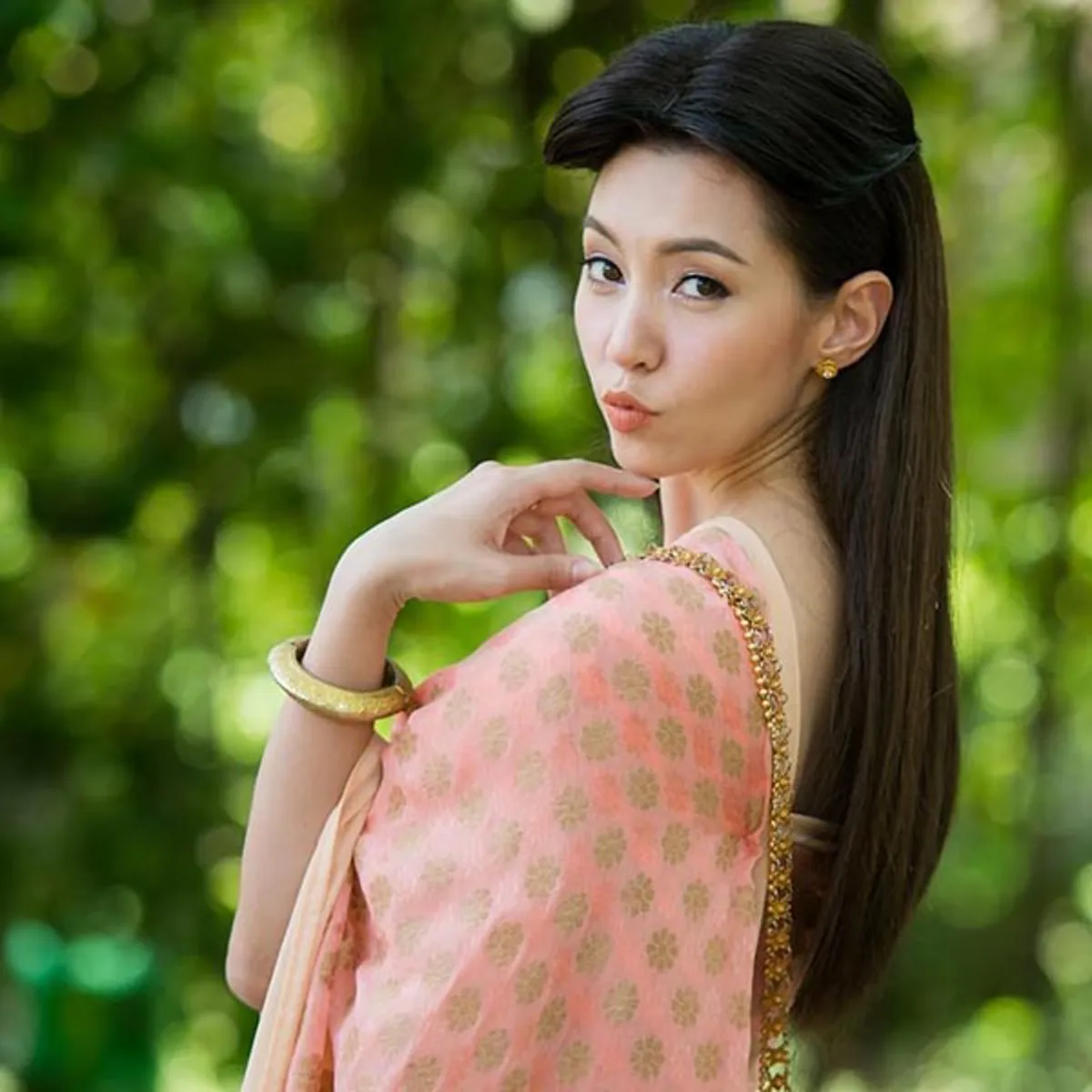 ขำกลิ้งทั้งพระนคร!!! เมื่อ "ตั๊ก ศิริพร" อยากเป็นแม่นางการะเกด ในบุพเพสันนิวาส แต่ละภาพบอกเลยพีคสุดๆ จากออเจ้ากลายเป็นอะไร...ไปดูเลย!?