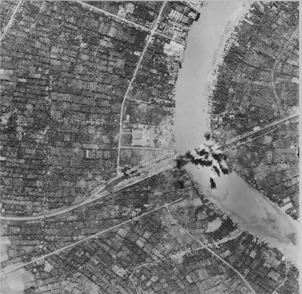 ศักดิ์สิทธิ์ที่สุด!! หลวงพ่อเหลือ วัดสร้อยทอง บูชาให้ดี เหลือกิน เหลือใช้ ปาฏิหาริย์เลื่องลือรอดจากระเบิดสงครามโลกครั้งที่๒ อย่างน่าอัศจรรย์