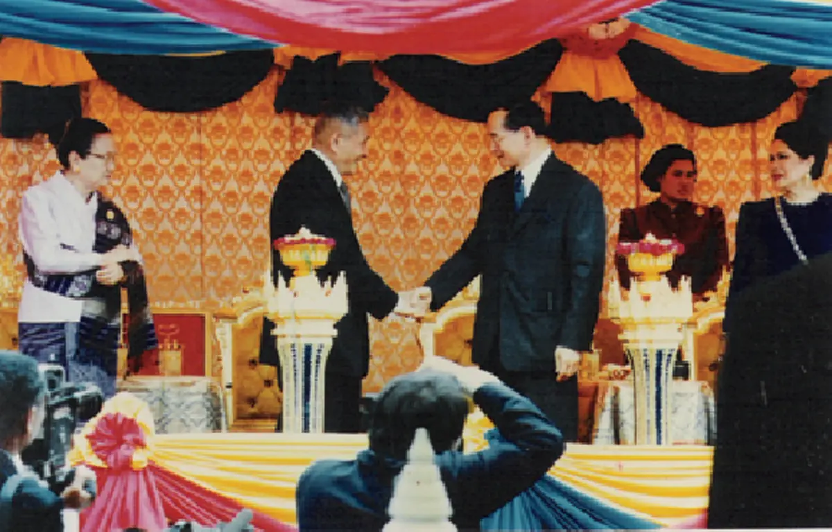 ทรงเชื่อมสายสัมพันธ์แห่ง2แผ่นดิน!! 8 เมษายน รำลึก 23 ปี เผยคลิปหาชมยาก ในหลวง ร.9 ทรงร่วมพิธีเปิดสะพานมิตรภาพไทย-ลาว (มีคลิป!!)