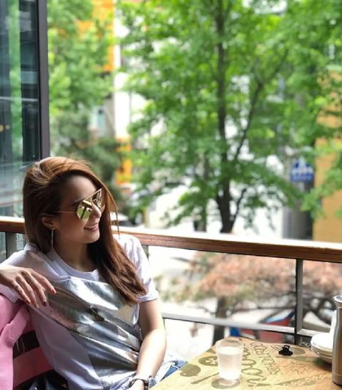 เปิดชีวิต "จั๊กจั่น อคัมย์สิริ" หลังผิดหวังความรักในอดีต ถึงขั้นคิดจะหนีไปอยู่อเมริกา!! (รายละเอียด)