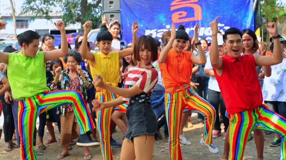 เปิดชีวิต! "จินตหรา พูนลาภ" จากเด็กบ้านนอกคอกนา มาเป็นนักร้องเบอร์ 1 ของประเทศไทย!! (ชมคลิป)