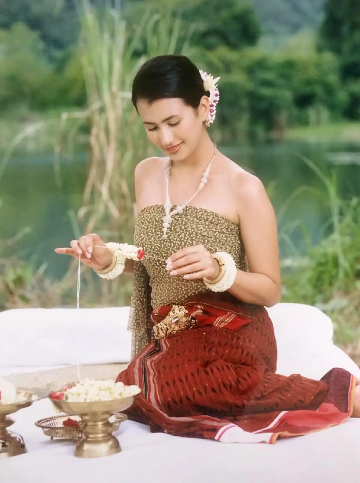 จำเธอได้มั้ย เปิดภาพล่าสุด "เอ็มม่า" นางเอกอังกอร์คนแรก อายุเตะเลข 4 ก็ยังสวยแซ่บ ดีกรีระดับด็อกเตอร์