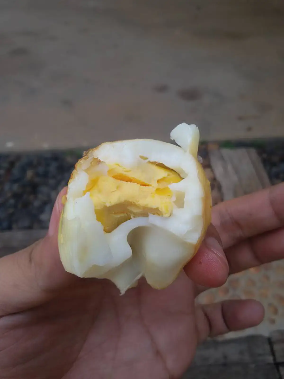 ไม่เชื่อก็ต้องเชื่อ ?!! ใครจะไปคิดว่า "ไข่ไก่" จะสามารถทอดได้ด้วยวิธีนี้อีก ?!! บอกเลยพีคจริงจัง ลองทำแล้วจะอึ้งกับผลลัพธ์ที่เห็น !!(ชมภาพ)