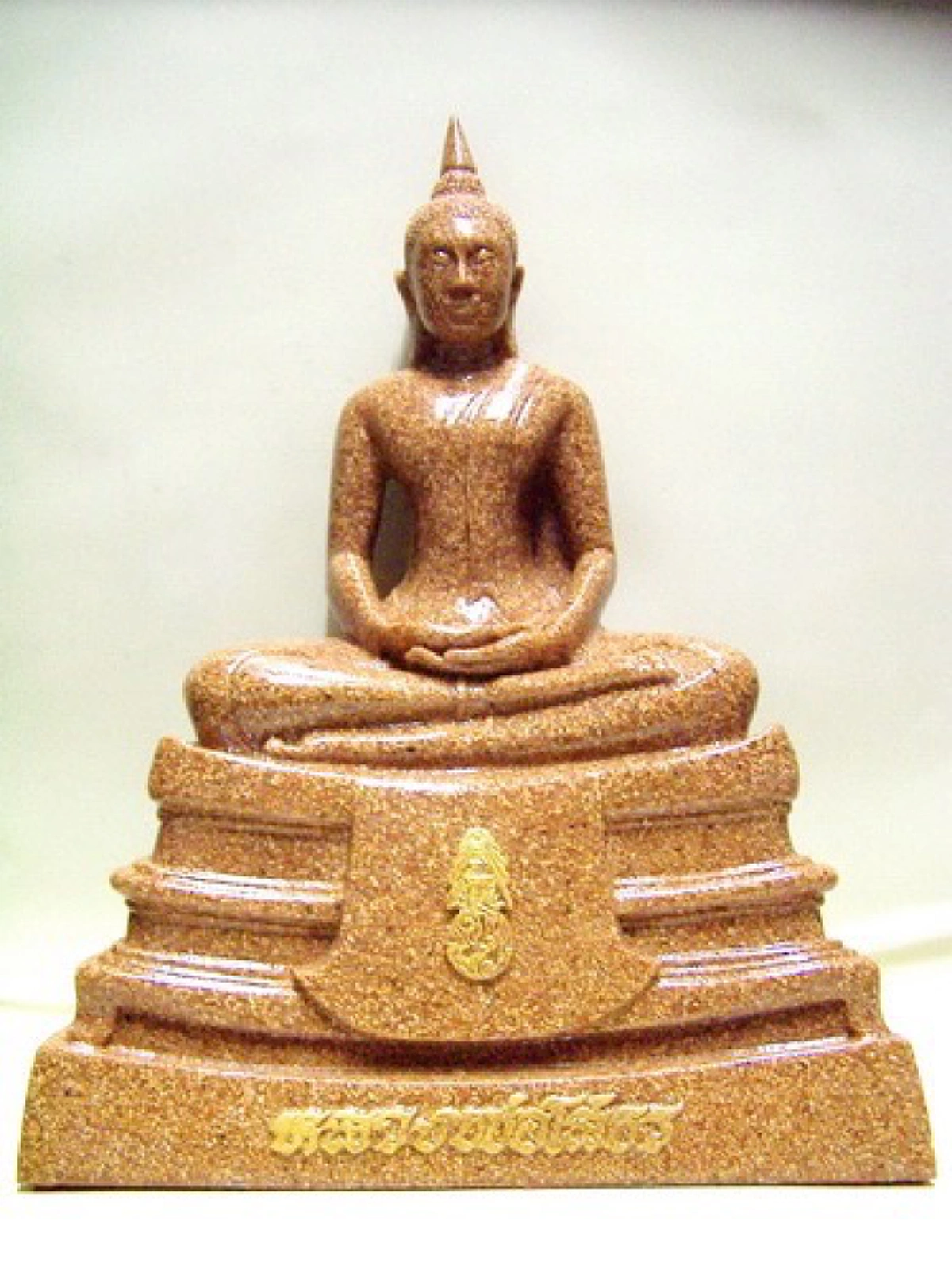 ว่ากันว่าท่าน..ชอบไข่ต้ม " หลวงพ่อโสธร " นิยมแก้บนกันด้วยไข่ต้ม บนบานได้ทุกเรื่อง ยกเว้น เรื่องทหารกับขอบุตร..ห้ามบนเด็ดขาด.