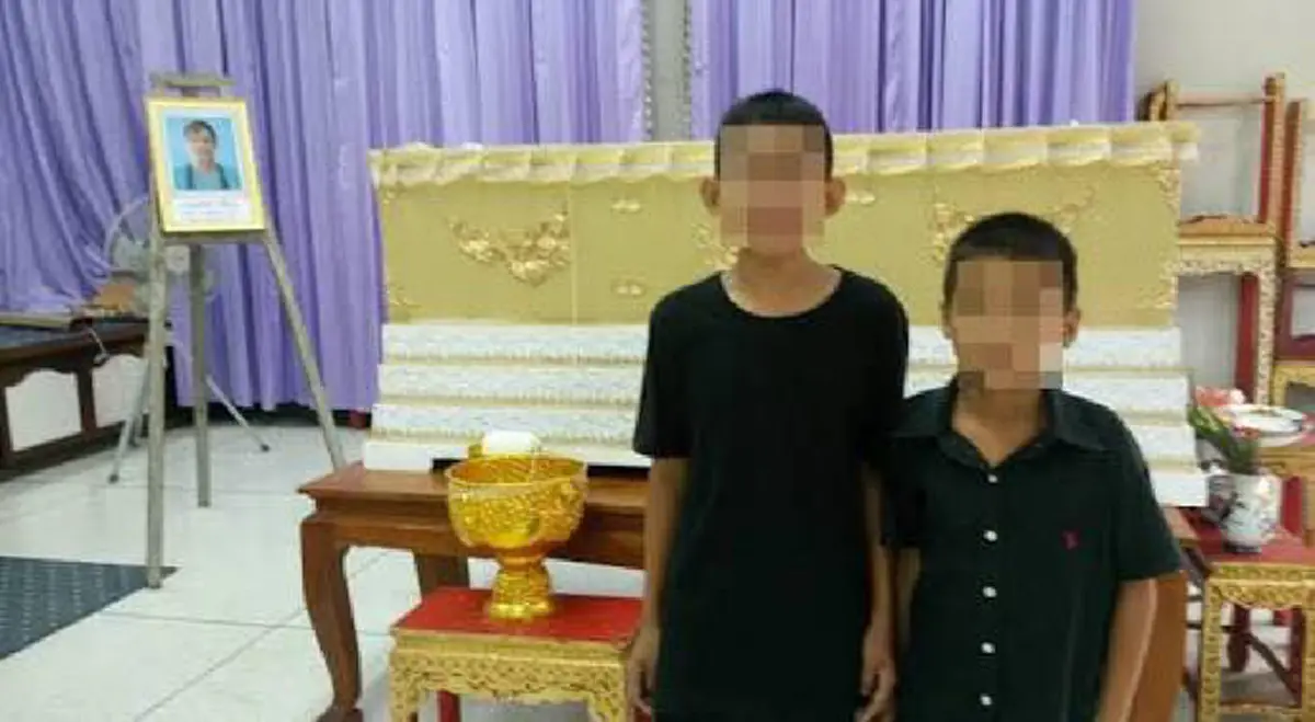 ลืมกันหรือยัง??เพจดัง เดือด!ตามติด"คดี 6โจ๋รุมฆ่าชายพิการ"ถามต้องชั่วเบอร์ไหนถึงทำอะไรต่ำช้าขนาดนี้ได้?แถมลั่นทิ้งท้ายกับวลีสุดอาฆาต!!(คลิป)