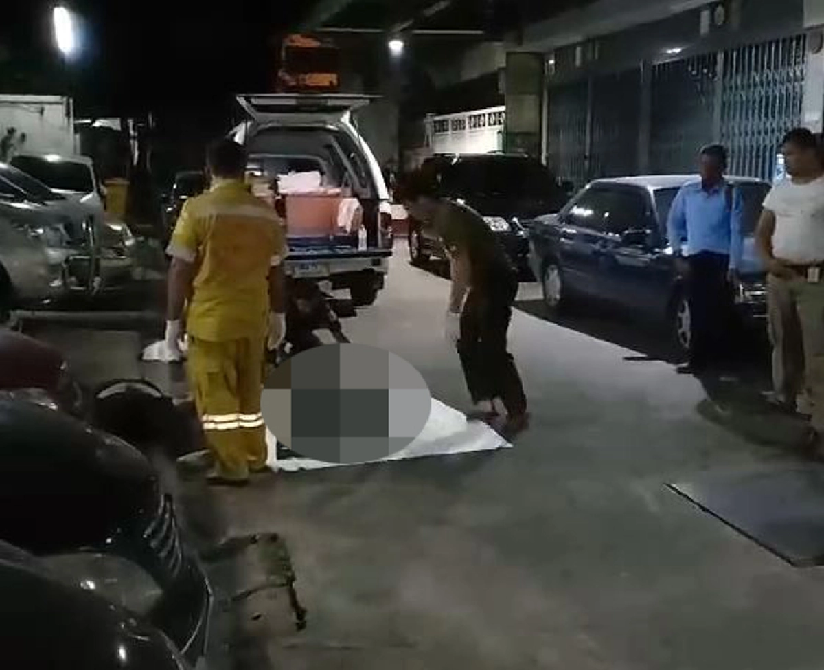 หนุ่มเบญจเพสดิ่งตึกดับหลังแมนชั่น วงจรปิดพบเดินขึ้นดาดฟ้าและถอดรองเท้าทิ้งไว้