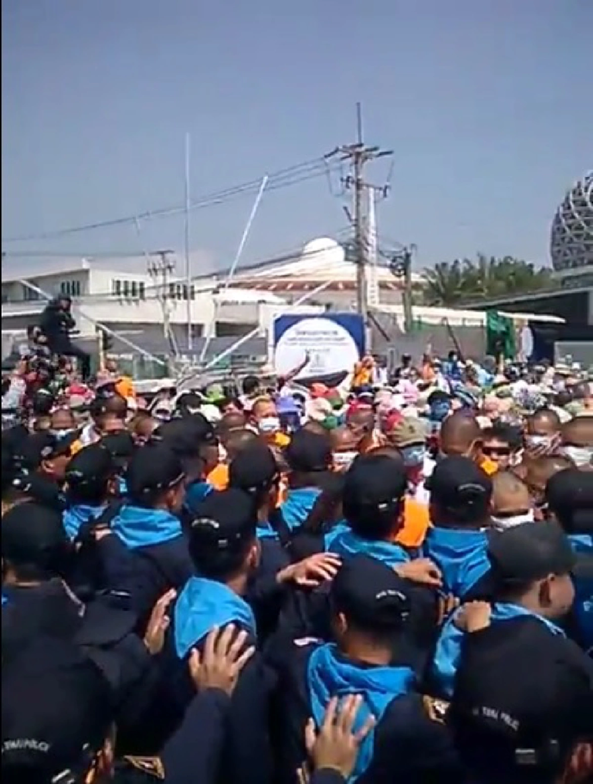 หาไปก็ไม่เจอ "ธัมมชโย"หนีไปแล้ว พระลูกวัดแฉเอง เผยแผนการหนีแบบหมดเปลือกสุดอัดอั้นพระลูกวัดโดนหลอกใช้!!