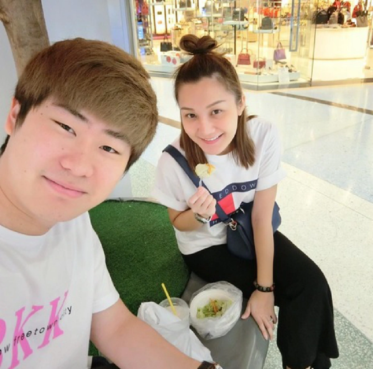 เปิดปุ๊บติดปั๊บ!!! "เอ็ม บุษราคัม"  ลูกสาว"หม่ำ จ๊กมก" โพสต์IGสุดตื่นเต้นตั้งครรภ์ลูกคนเเรก ทำครอบครัววงษ์คำเหลาเฮลั่นบ้าน!??