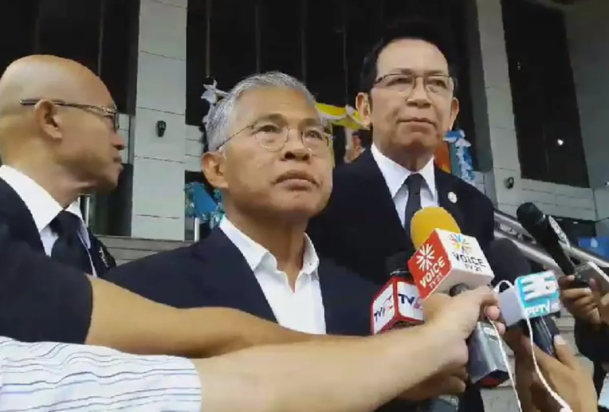 ปากดีไม่มีเข็ด !!! "วัฒนา"โผล่ศาล ย้อน"พนง.สอบสวน"กลั่นแกล้ง-ยัดข้อหาพิสดาร ท้าปชช.จับตาตำรวจ  (มีคลิป)
