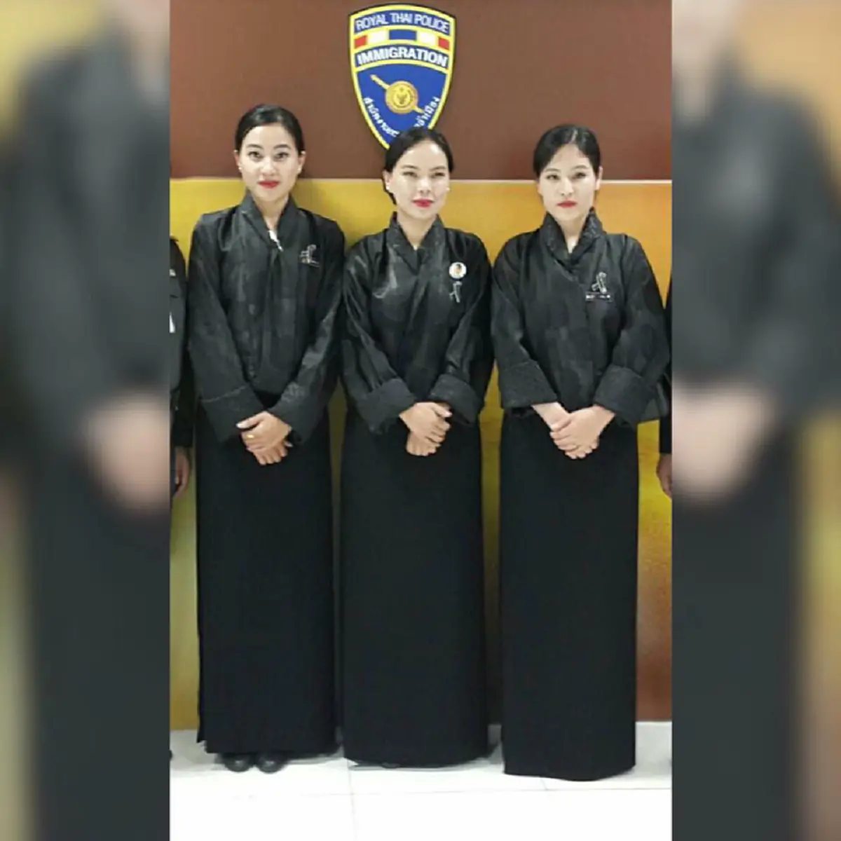 คนไทยสุดซาบซึ้งใจ หลังลูกเรือสายการบินภูฏาน เปลี่ยนยูนิฟอร์ม เป็นชุดสีดำ ร่วมไว้อาลัยในหลวงรัชกาลที่ 9 ยิ่งมองที่เสื้อถึงกับน้ำตาไหล