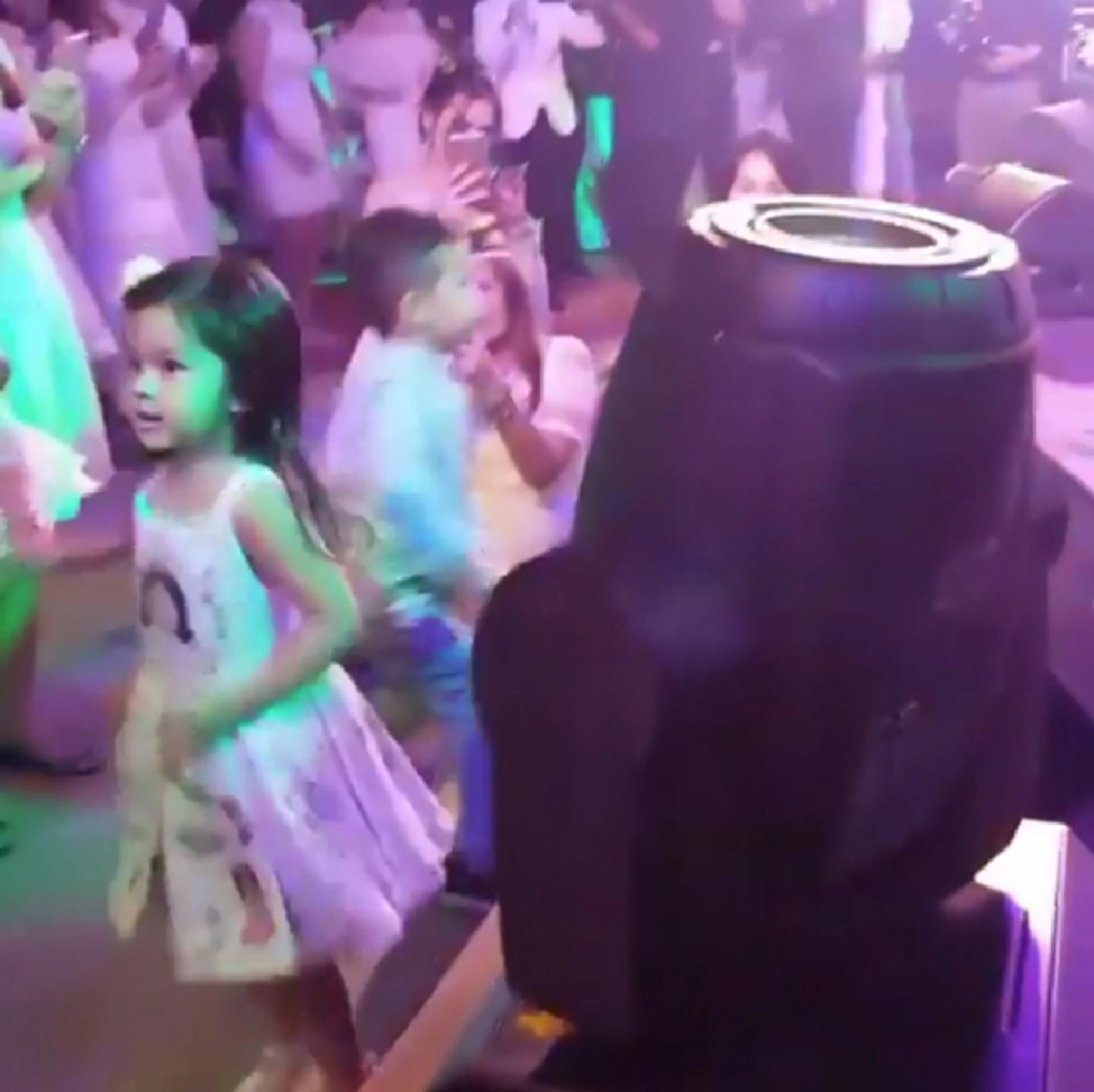 พี่ได้ทุกแนว!! "แม่โบว์" เผยคลิป "น้องมะลิ" เต้นเพลงจังหวะ 3 ช่า บอกเลยมันส์กว่าแดนเซอร์อีก