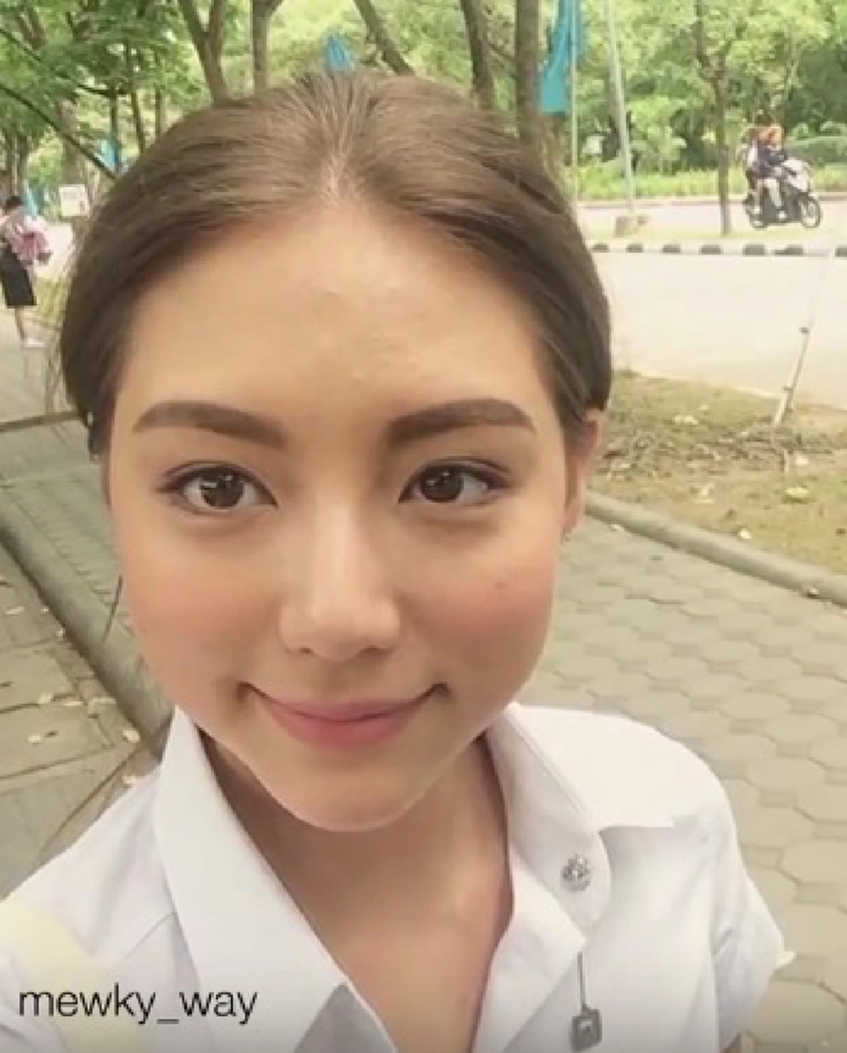 เรื่องจริงไม่ใช่ละคร! "มิว ลักษณ์นารา"เล่าหมดเปลือกหาเงินเลี้ยงครอบครัวตั้งเเต่4ขวบ ไม่เคยอายบ้านจน สะท้อนชีวิต..นางเอกที่เป็นมากกว่านางเอก?