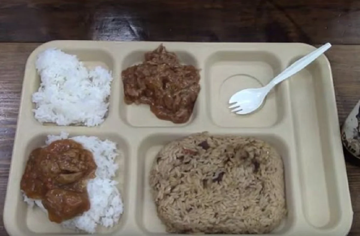 เคยเห็นกันไหม!!! พาชม มื้อเที่ยงกลางสนามรบของเหล่าทหารหาญในต่างประเทศ!! เมื่อกองทัพต้องเดินด้วยท้อง (คลิป+ภาพ)