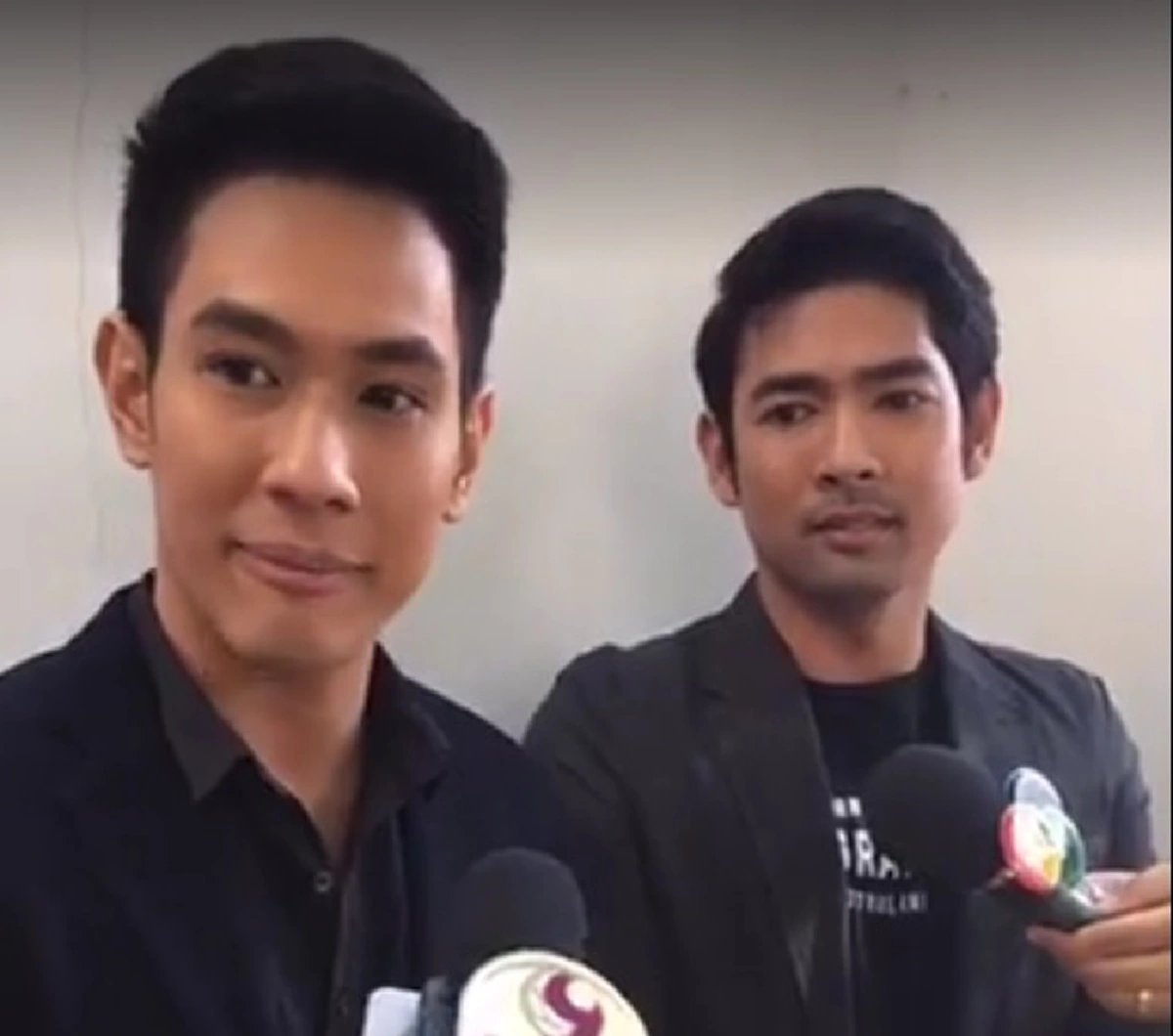 "อ๋อม-อานัส"2 พระเอกแพ็คคู่ยันไม่รู้จักส่วนตัว "แก๊งไซซะนะ" แจงถ่ายรูปแค่ไปทำงานที่ลาว(รายละเอียด)