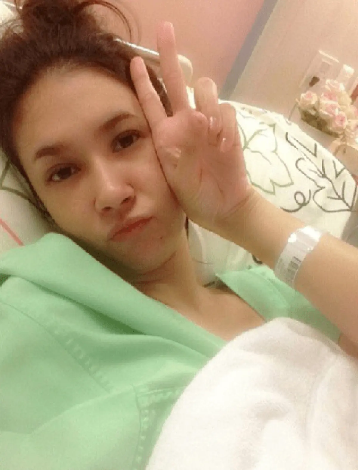 *ครึ่งประเทศไม่เคยรู้!!! เปิดภาพ "11 ดาราดังของไทย" ที่ป่วยหนักเป็น "โรคร้าย" บางรายรักษาสารพัดโรค ทุกข์หนักผ่าตัดนับไม่ถ้วน!!! (คลิป)