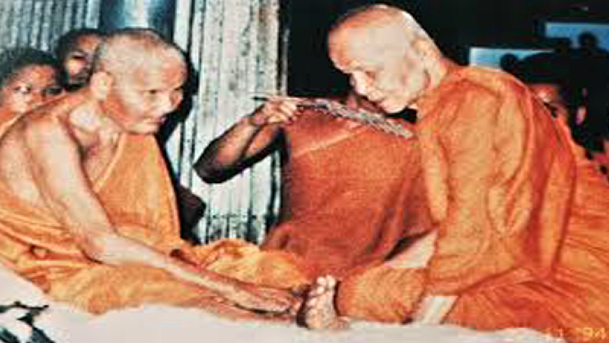 "หลวงปู่ชอบ" "ถึงกับน้ำตาไหล"เพราะโดนหลวงปู่มั่นเจียระไน อย่างหนักหนาสาหัส กว่าจะเป็นเพชรน้ำงาม จนได้ธรรมะมาสอนพวกเรา!!