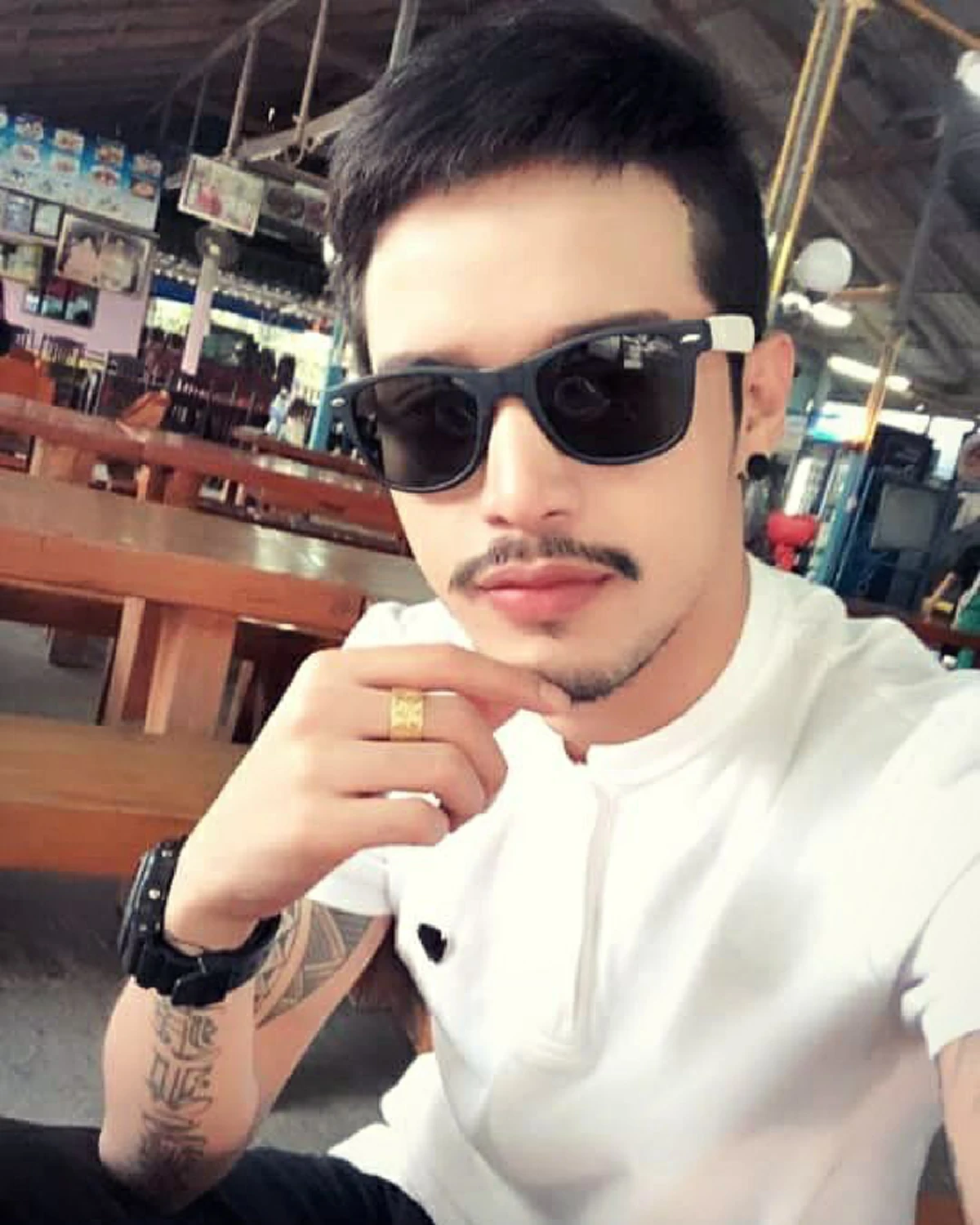 #ขยี้ตารัว ๆ ร้อยครั้ง!! "หนุ่มหล่อ" สาธิตการกิน "หอยแครง" อย่างถูกวิธี ต้องกินแบบนี้ถึงจะเข้าถึงรสชาติอย่างแท้จริง!! (ชมคลิป)