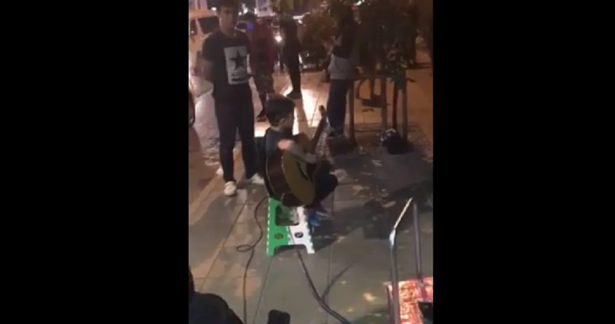 เก่งเกินวัย !! พลังเล็กๆของ"หนูน้อย"พรสวรรค์สูง ผ่านบทเพลงระดับตำนาน "เก็บตะวัน" ที่ใครได้ฟัง??!!เป็นต้องทึ่งไปตามๆกัน (ไปฟังคลิปกันเลย)