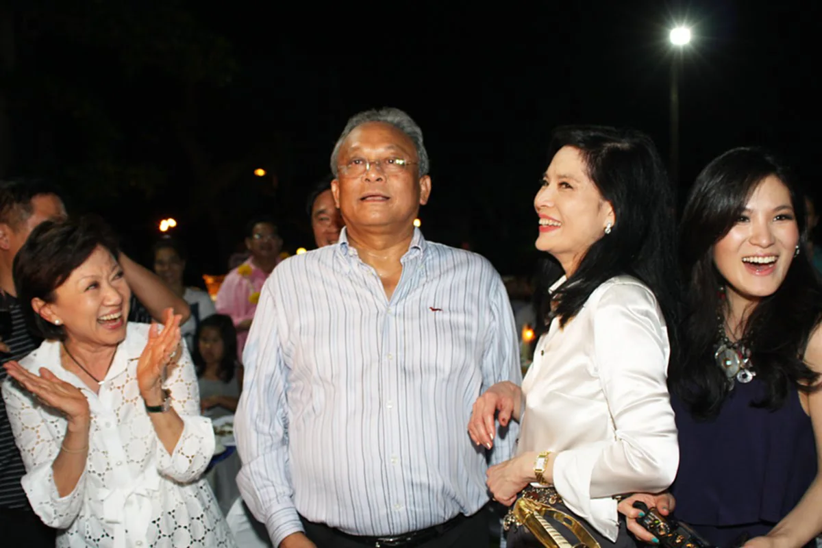 *เปิดภาพล่าสุด "อดีตภรรยา"และ "ลูก" ของสามี "กบ ปภัสรา" บอกเลยแต่ละคนดีกรีไม่ธรรมดา!!! (ชมภาพ)