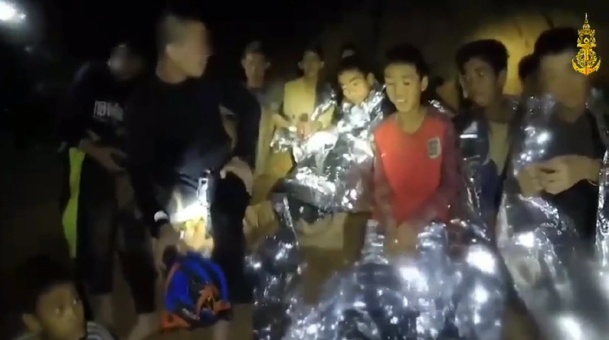 คลายข้อสงสัย!! ผ้าห่มที่ "ทีมหมูป่า" ใช้ห่มกันหนาวในถ้ำ? เป็นเทคโนโลยีสุดล้ำจาก "nasa" (รายละเอียด)