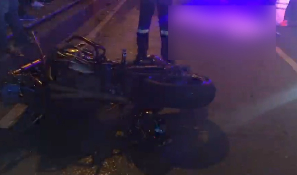 เปิดคลิปนักแสดงหลวงพี่แจ๊สขี่บิ๊กไบค์ยกล้อ ทำทะเลาะเดือดเพจดาร์คก่อนชนดับสะพานพุทธฯ พี่คู่กรณีโพสต์เศร้าสูญเสียน้อง