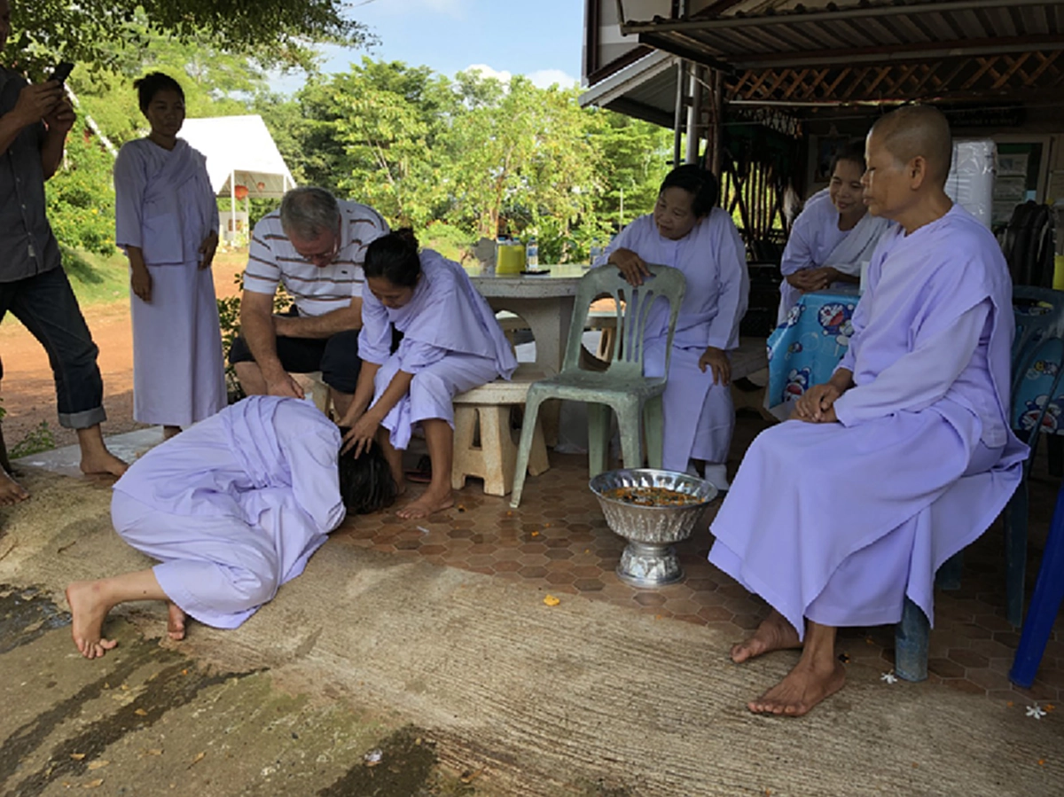 รักษาการ ผู้บัญชาการตำรวจนครบาล ฟันชัด 5 ตร. 2 สน.ช่วย \"เอมี่ จาคอป\" หลุดคดีค้ายา!