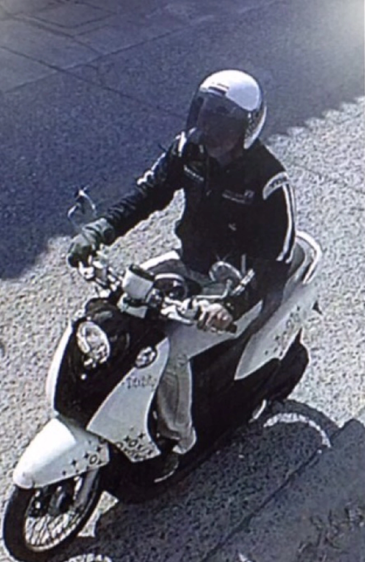 กองปราบฯรวบลูกรอง ผอ.รพ.ตั้งแก๊งตระเวนทุบกระจกรถ พบก่อเหตุมาแล้วโชกโชน (คลิป)