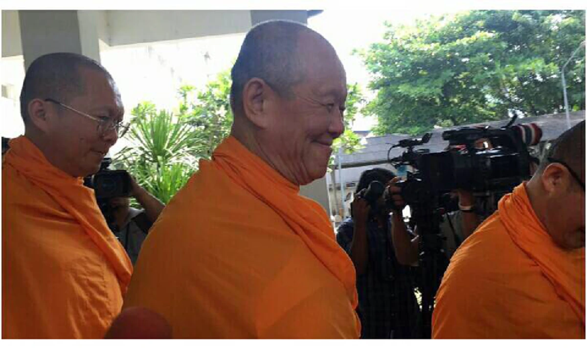 มาแล้ว!!! "พระทัตตชีโว" เดินเข้ารับทราบข้อกล่าวหา พบอัยการตามหมายเรียก เหลือก็แต่ "พระธัมมชโย" เท่านั้น!! (รายละเอียด)