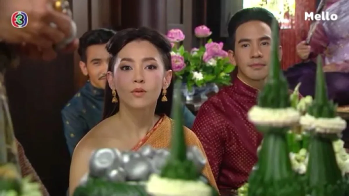 รู้ก่อนใครอ่านเลย !!! "รอมแพง" เผยความลับ? เด็กที่นั่งตัก "หลวงสรศักดิ์" - "หลวงเรือง" แท้จริงคือผู้สูงศักดิ์ในภายภาคหน้า !! (มีภาพ)