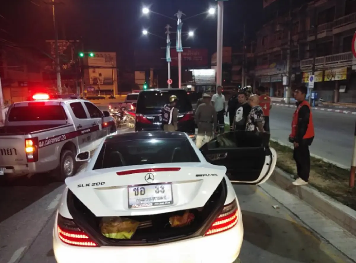 "แก๊งมาเฟียจีน" ปิดถนนกลางเมืองพัทยา ปะทะเดือด ก่อนซิ่งรถหรูขับไล่ชนอริไม่เกรงกลัวกฎหมายบ้านเรา(คลิป)