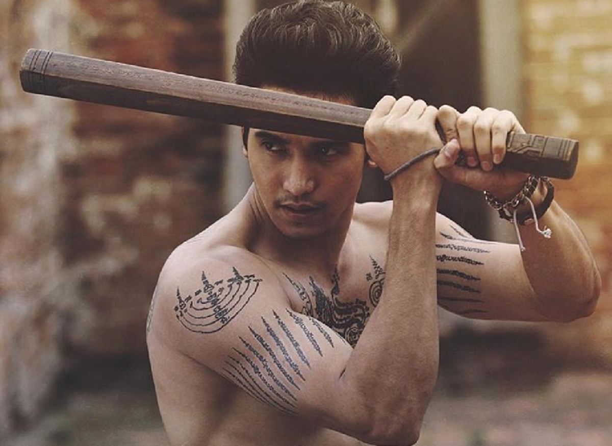 ยังจำกันได้ไหม ?? สุดยอดกระบวนท่า "คมแฝก" ที่ฮิตมากๆ เมื่อ 10 ปีก่อน จนทำให้หลายคนฝึกตาม ล่าสุดกำลังกลับมาอีกครั้ง !!! (มีภาพ)